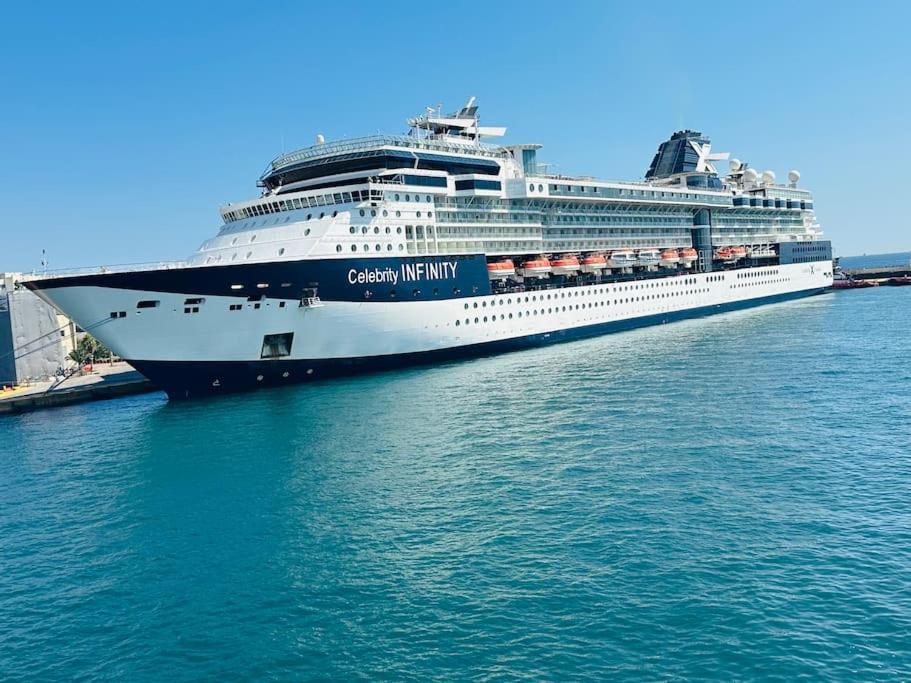 Blue Suite At Piraeus Port Bagian luar foto